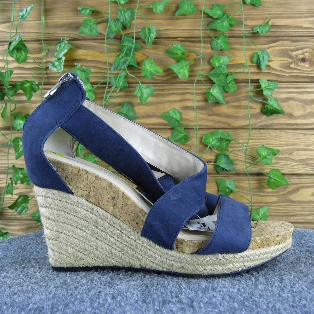 Adrienne Vittadini Women Clarity Strappy Blue Leather‎ 9 Medium Gently Used 2025